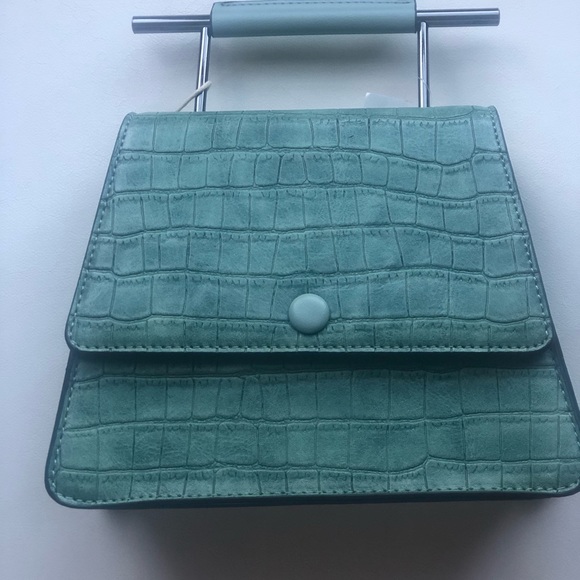 Monochromatic Hand Bag - Picture 3 of 9